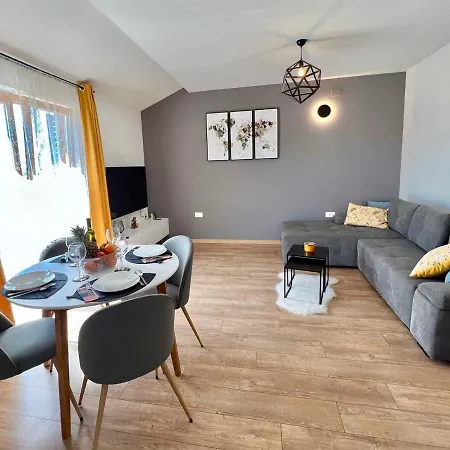 Apartment In 43364 Jadranovo